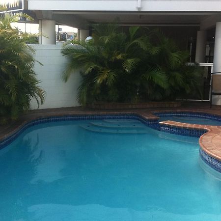 Centrepoint Motor Inn Rockhampton Exteriör bild